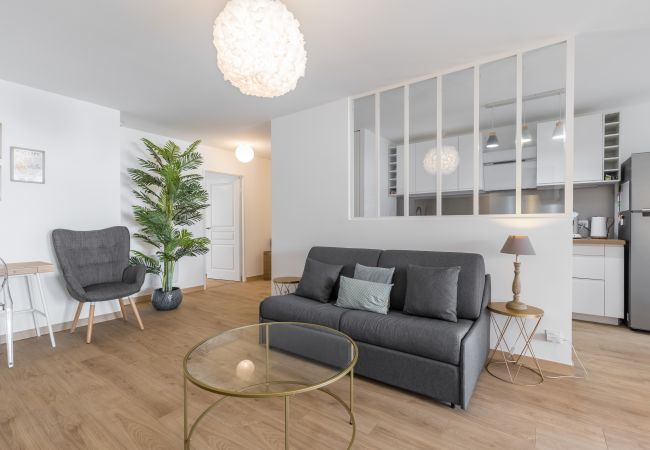 Appartement à Nice - Grand 3 Pièces Tout Neuf au Port Appartement à Nice - Grand 3 Pièces Tout Neuf au Port