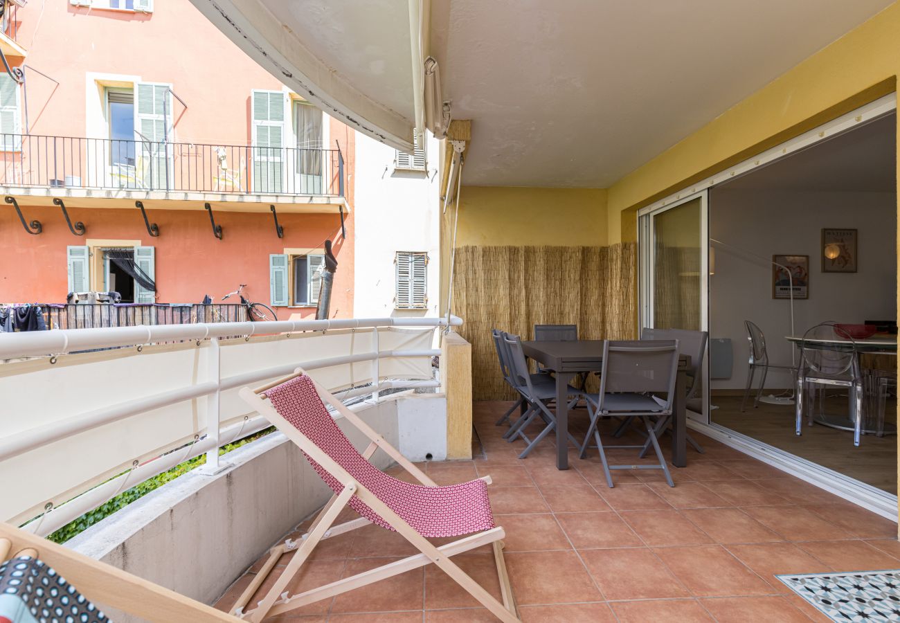 Appartement à Nice - Grand 3 Pièces Tout Neuf au Port