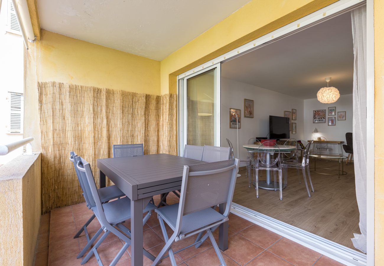 Appartement à Nice - Grand 3 Pièces Tout Neuf au Port