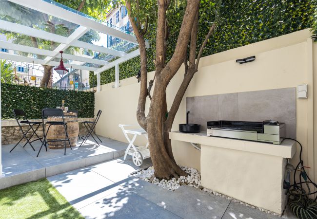 Appartement à Nice - Luxueux 4 Pièces Jardin & Parking  Appartement à Nice - Luxueux 4 Pièces Jardin & Parking