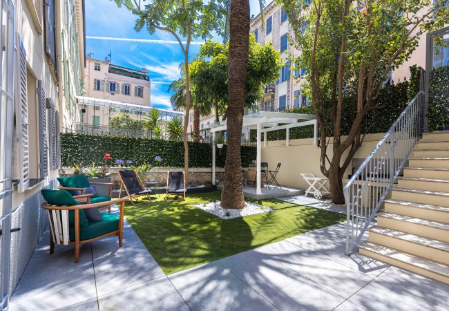 Appartement à Nice - Luxueux 4 Pièces Jardin & Parking  Appartement à Nice - Luxueux 4 Pièces Jardin & Parking