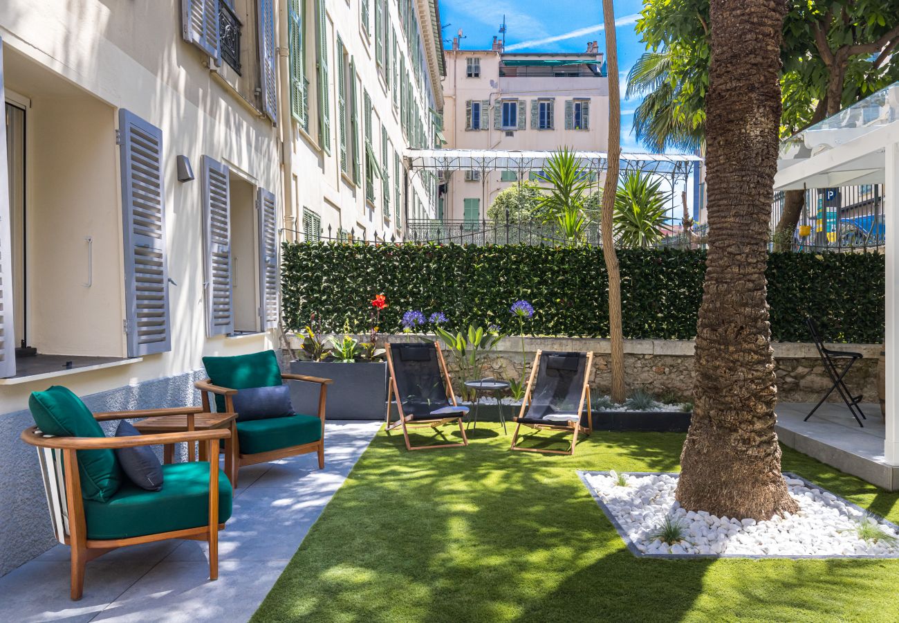 Appartement à Nice - Luxueux 4 Pièces Jardin & Parking 