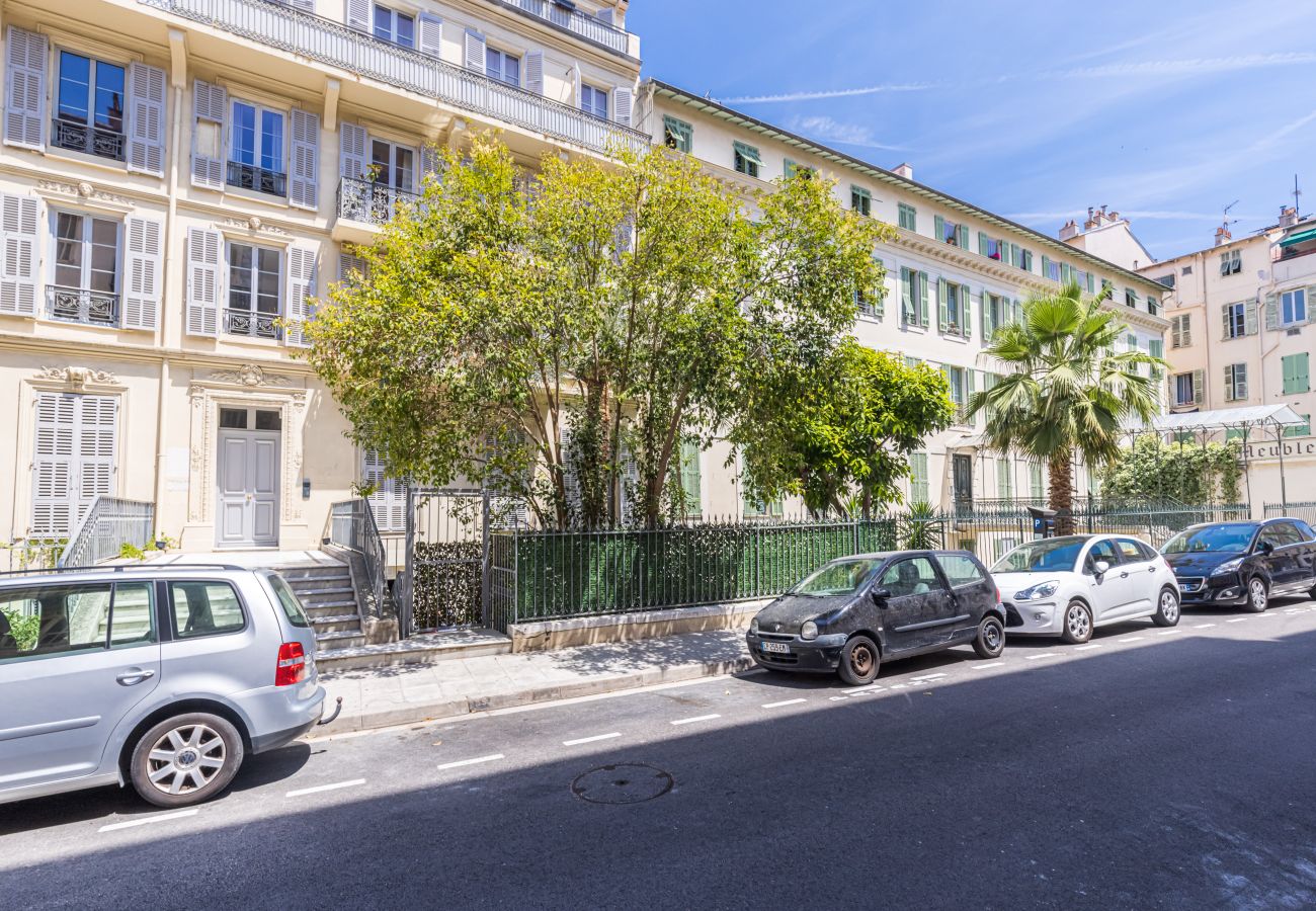 Appartement à Nice - Luxueux 4 Pièces Jardin & Parking 