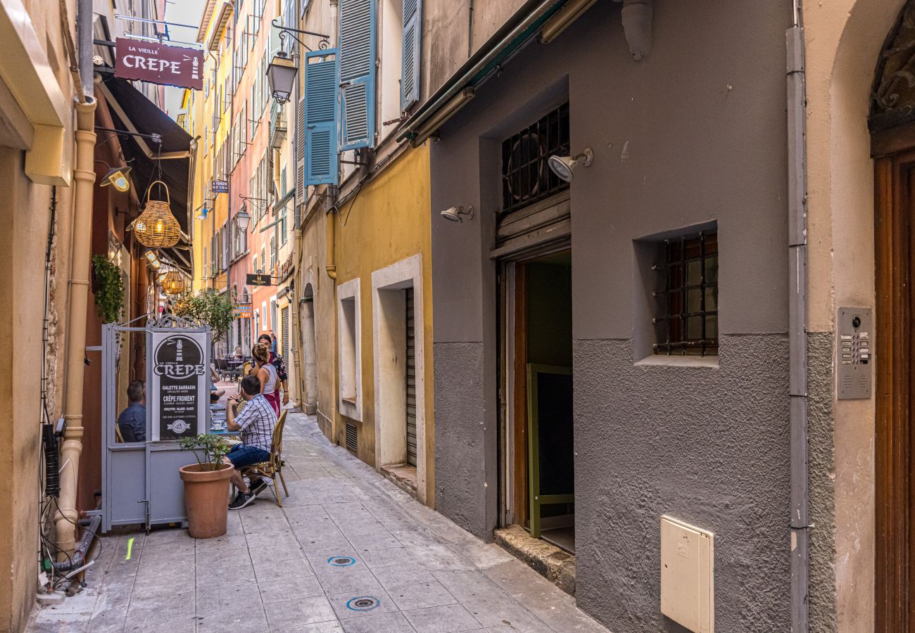 Appartement à Nice - Lumineux 2 Pièces dans le Vieux Nice