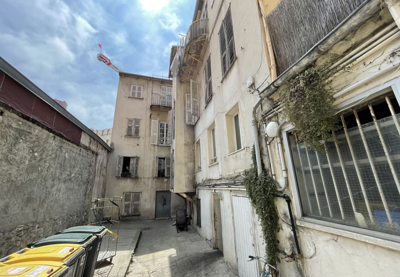 Appartement à Nice - Rue Masséna - 2 Pièces Ultra Central