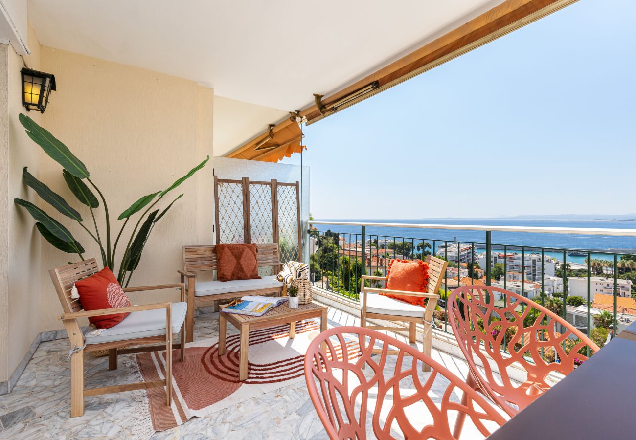 Appartement à Nice - Vue Mer, Parking & Grandes Terrasses - Superbe 3 Pièces