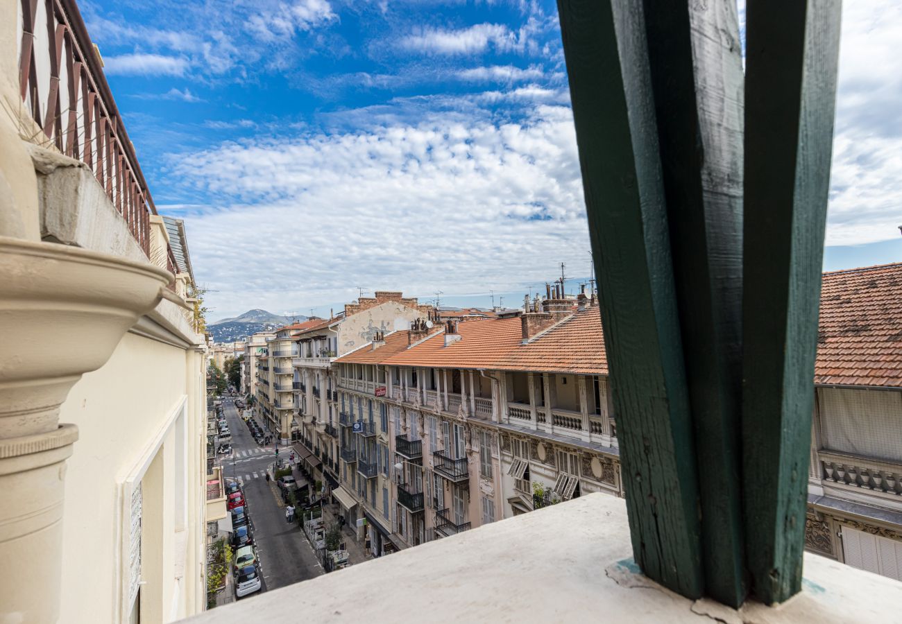 Appartement à Nice - Chaleureux & Cosy 3 Pièces en Centre-Ville