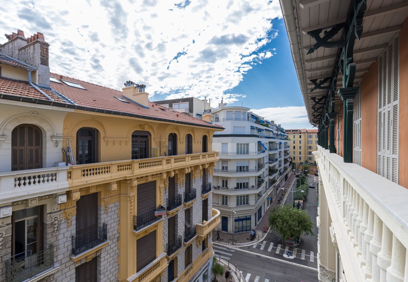 Appartement à Nice - Chaleureux & Cosy 3 Pièces en Centre-Ville