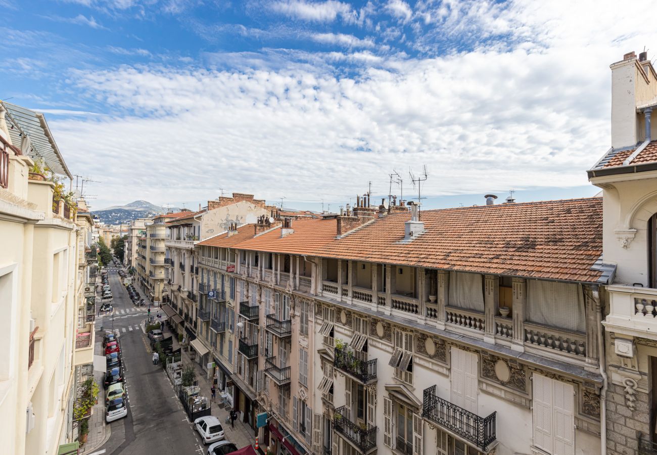 Appartement à Nice - Chaleureux & Cosy 3 Pièces en Centre-Ville