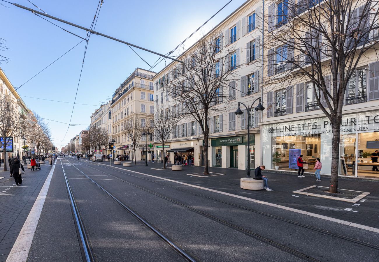 Appartement à Nice - Av Jean Médecin, 3 Pièces Climatisé Plein Centre