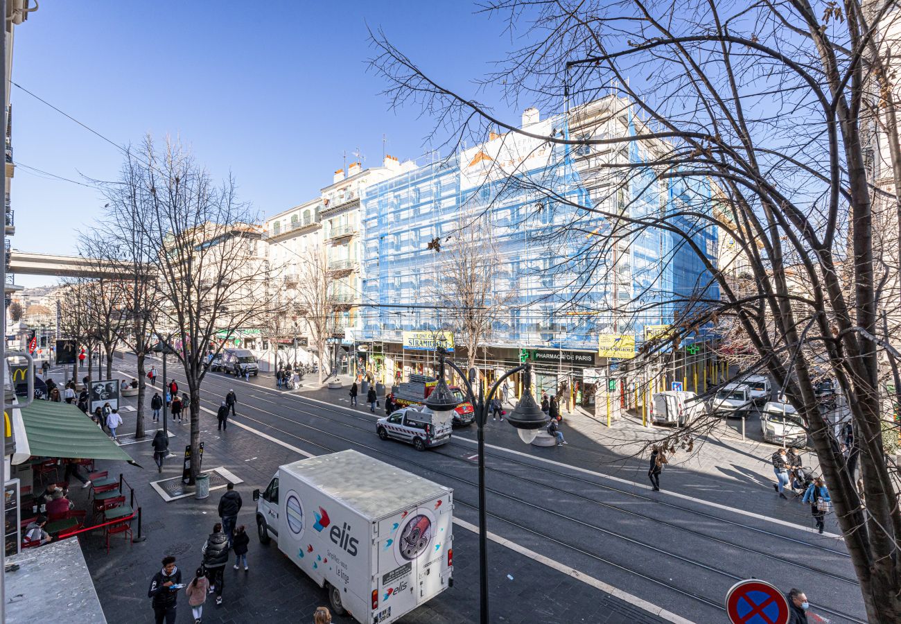 Appartement à Nice - Av Jean Médecin, 3 Pièces Climatisé Plein Centre