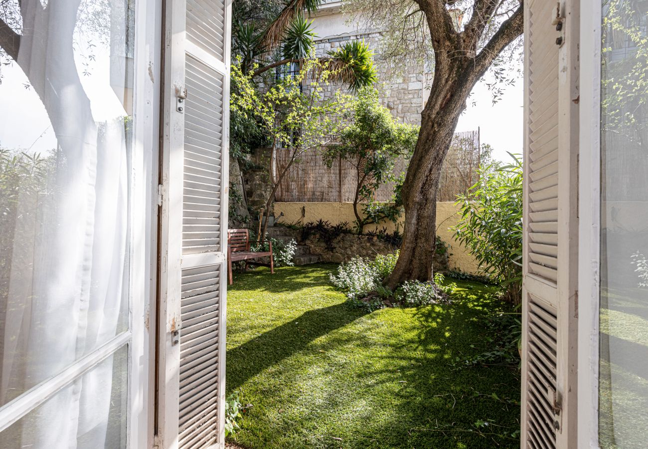 Appartement à Nice - Lumineux 3 Pièces avec Petit Jardin