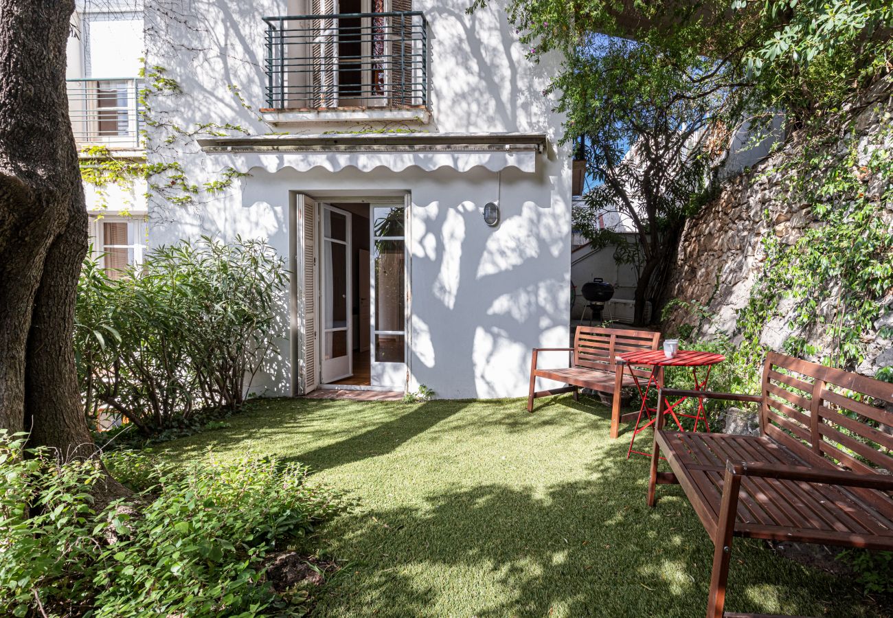 Appartement à Nice - Lumineux 3 Pièces avec Petit Jardin