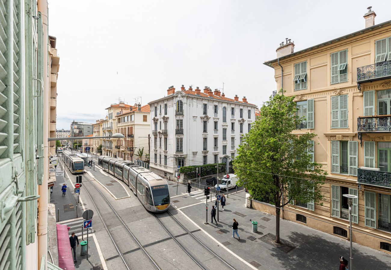 Appartement à Nice - Grand 4 Pièces en Centre Ville