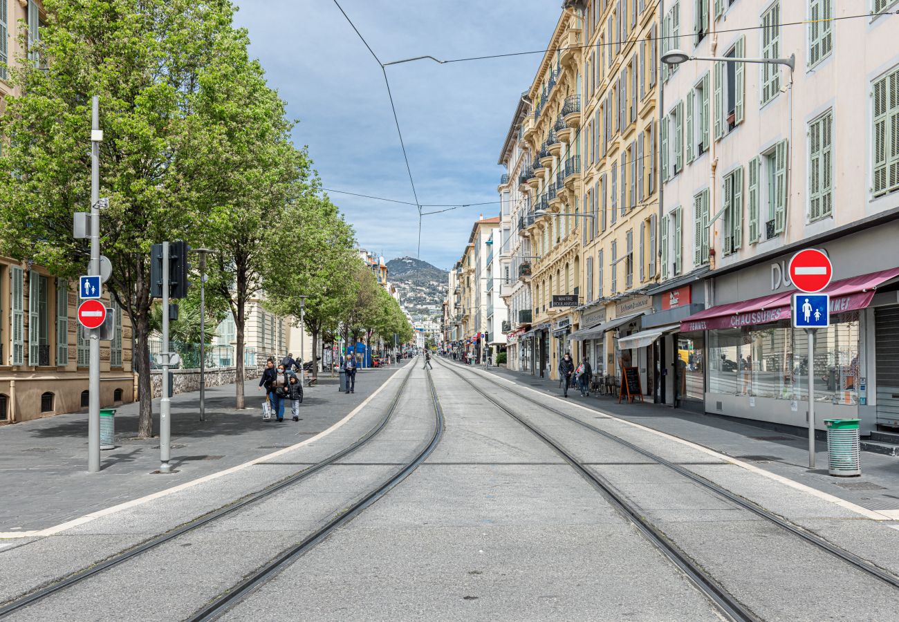 Appartement à Nice - Grand 4 Pièces en Centre Ville