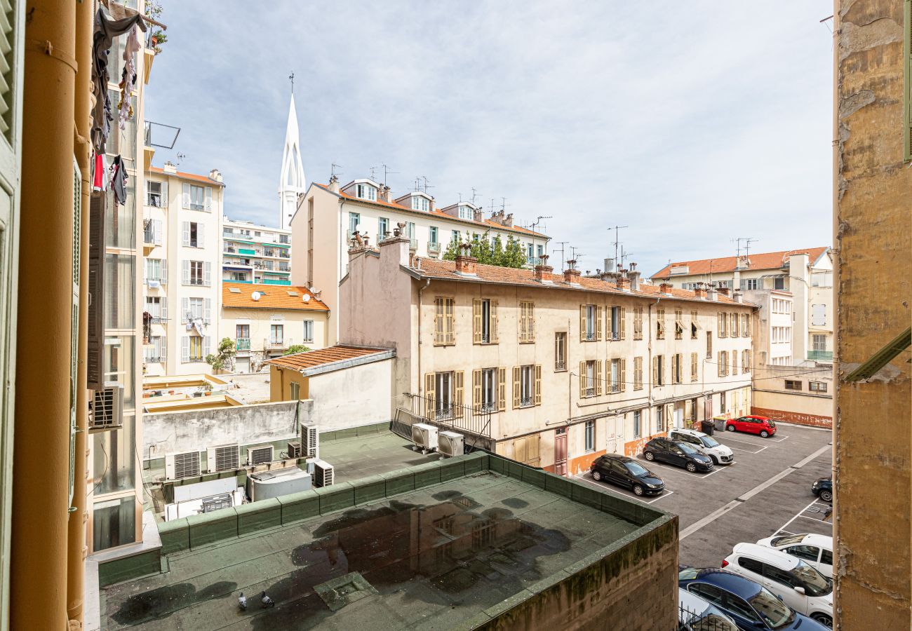 Appartement à Nice - Grand 4 Pièces en Centre Ville