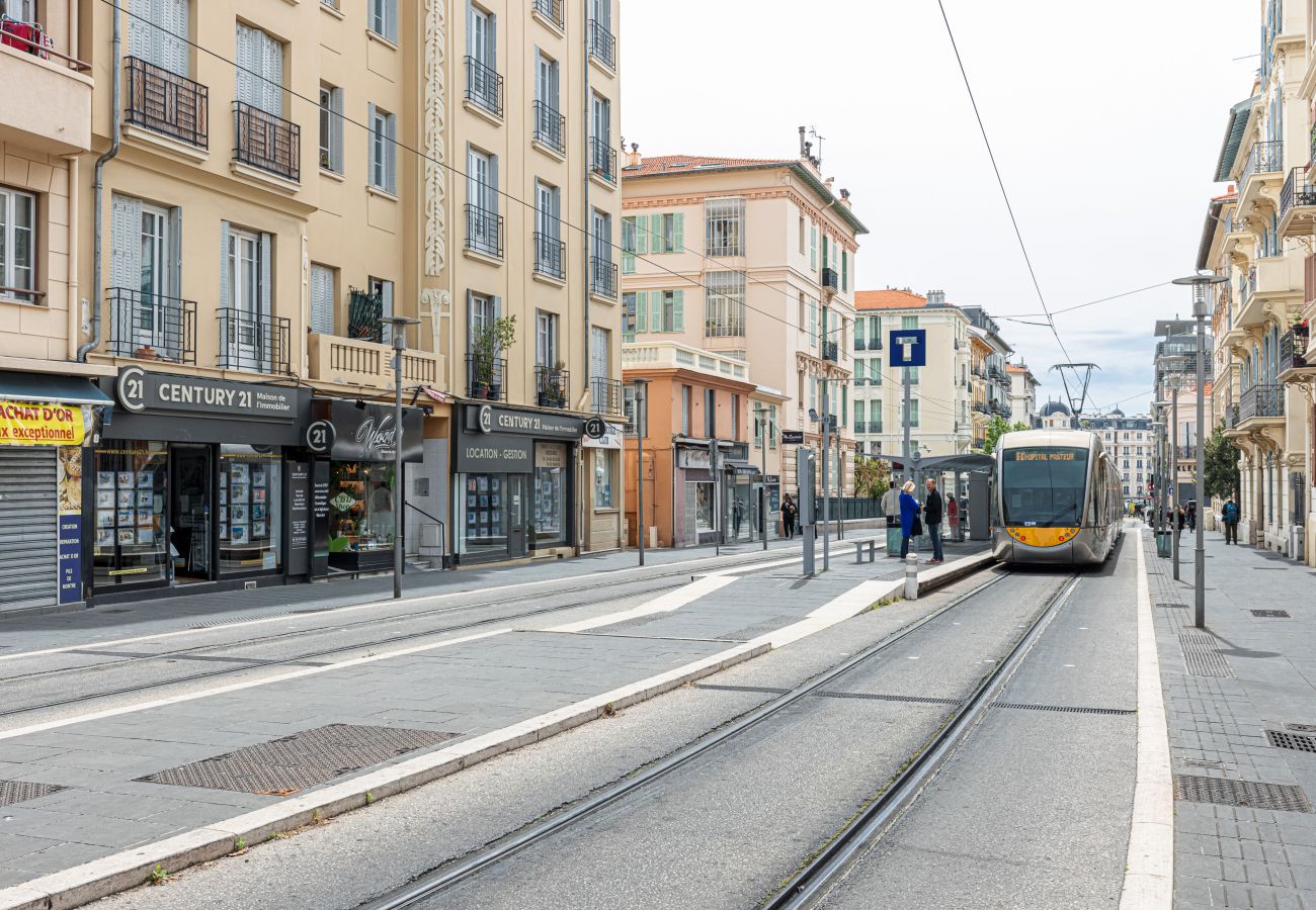 Appartement à Nice - Grand 4 Pièces en Centre Ville