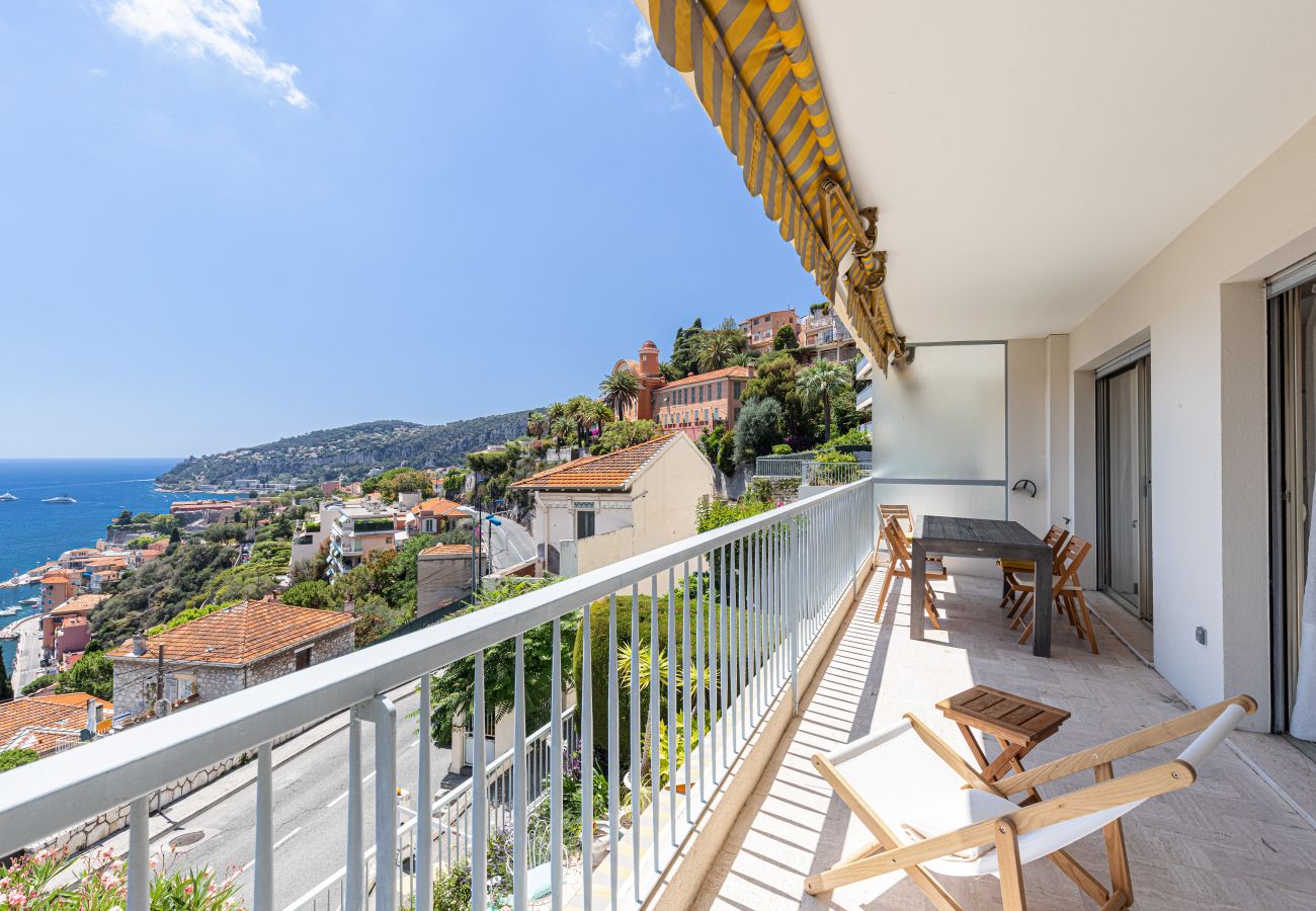 Appartement à Villefranche-sur-Mer - Magnifique Vue Mer, 2 Chambres - Piscine & Parking