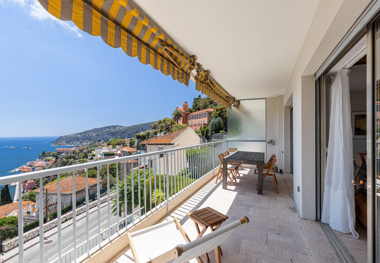 Appartement à Villefranche-sur-Mer - Magnifique Vue Mer, 2 Chambres - Piscine & Parking