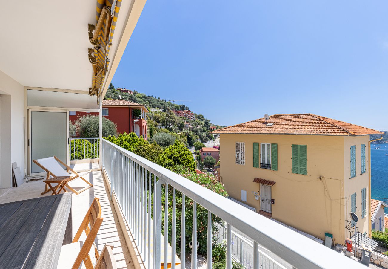 Appartement à Villefranche-sur-Mer - Magnifique Vue Mer, 2 Chambres - Piscine & Parking