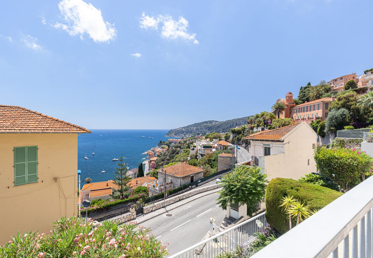 Appartement à Villefranche-sur-Mer - Magnifique Vue Mer, 2 Chambres - Piscine & Parking