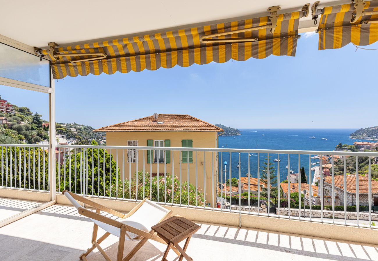 Appartement à Villefranche-sur-Mer - Magnifique Vue Mer, 2 Chambres - Piscine & Parking