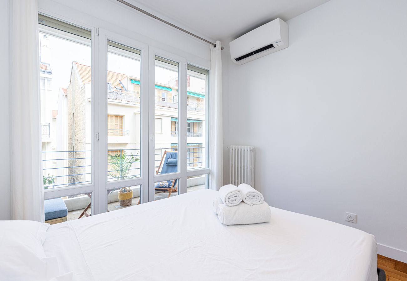 Appartement à Nice - 2 Pièces Ultra Central avec Balcon, Clim & Parking