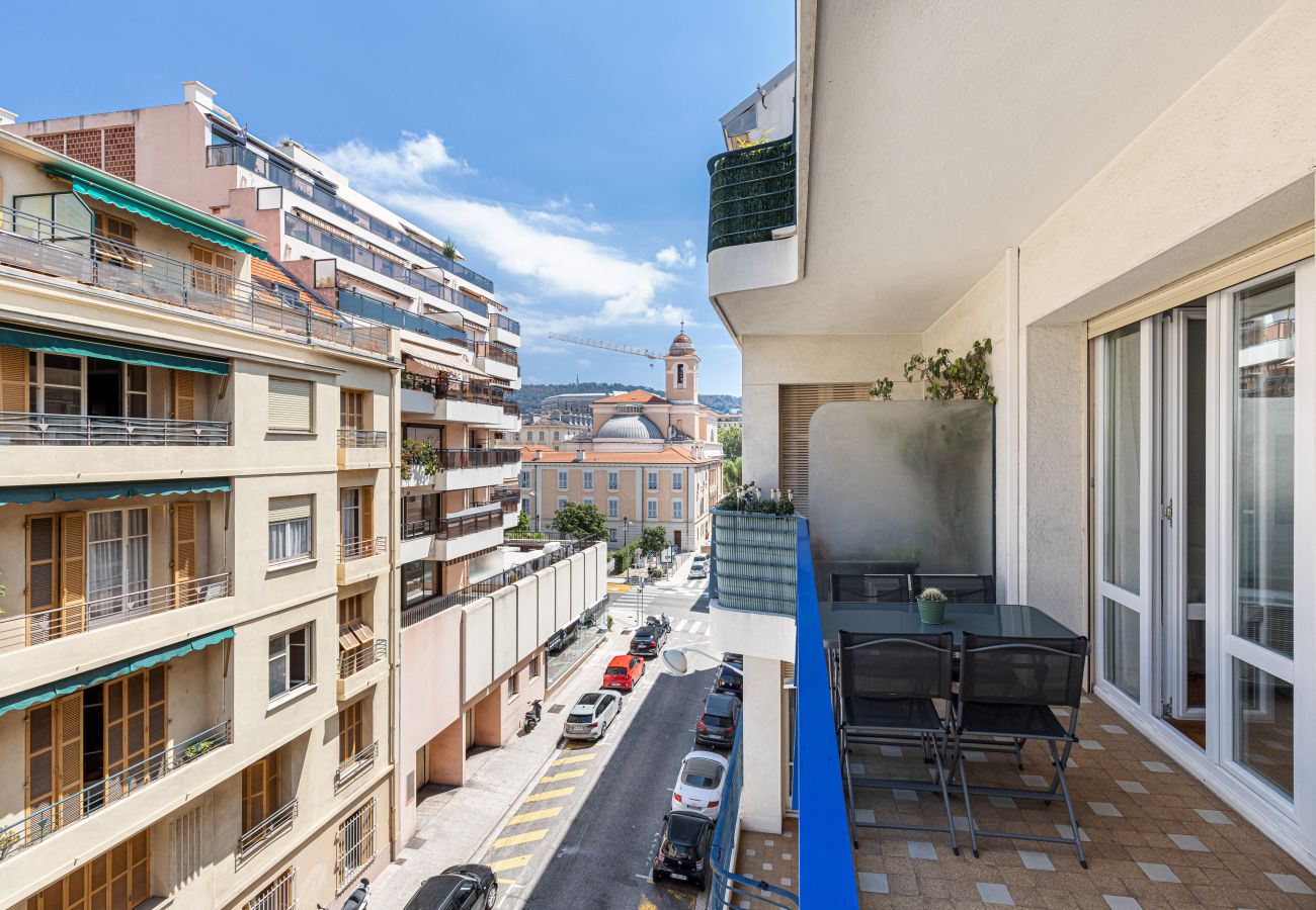 Appartement à Nice - 2 Pièces Ultra Central avec Balcon, Clim & Parking