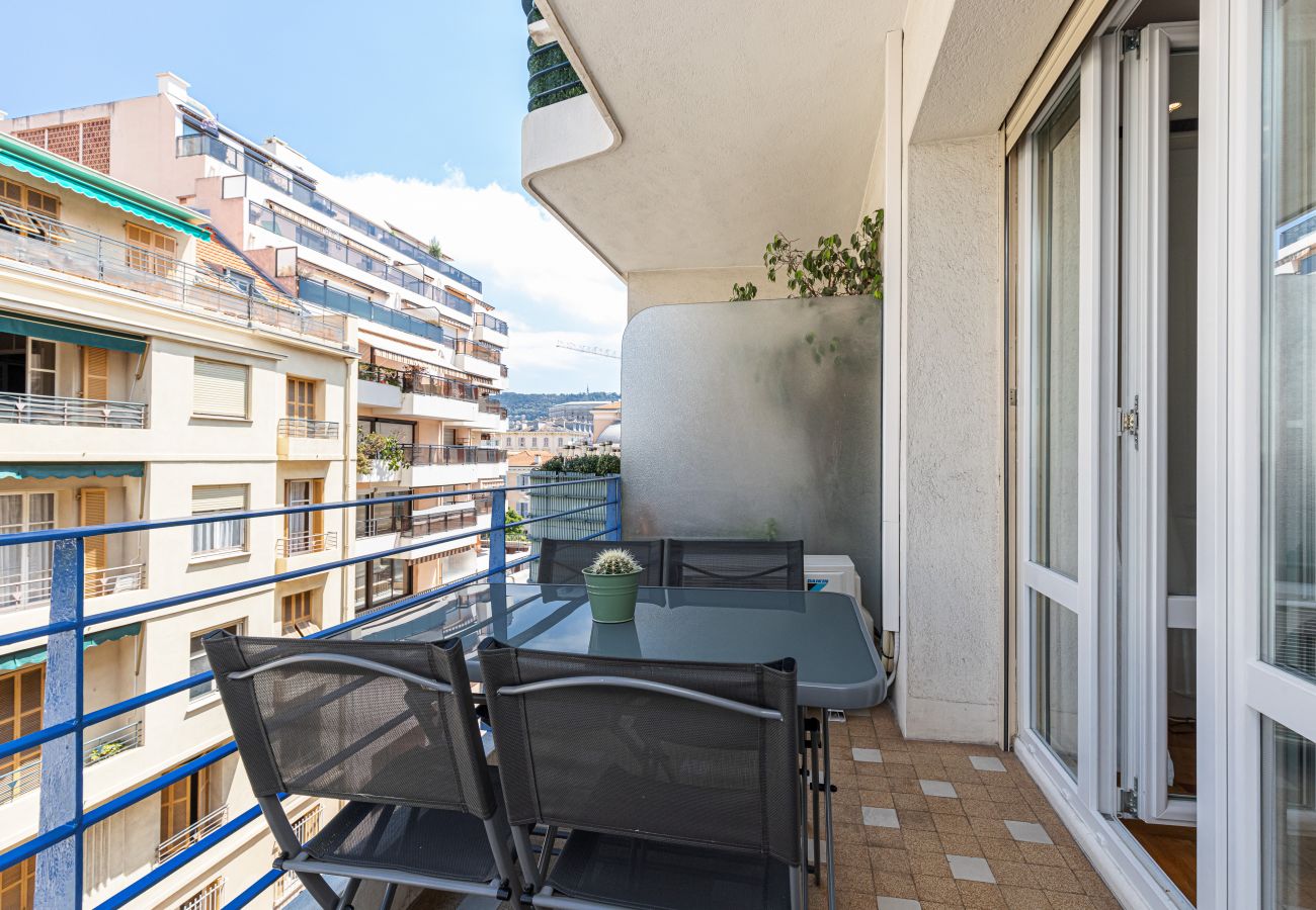 Appartement à Nice - 2 Pièces Ultra Central avec Balcon, Clim & Parking