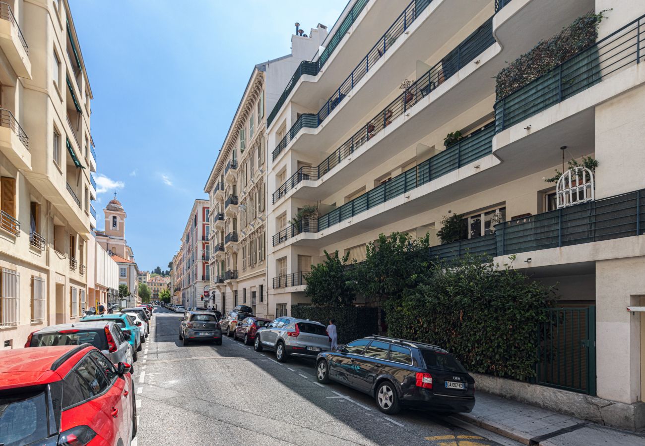 Appartement à Nice - 2 Pièces Ultra Central avec Balcon, Clim & Parking