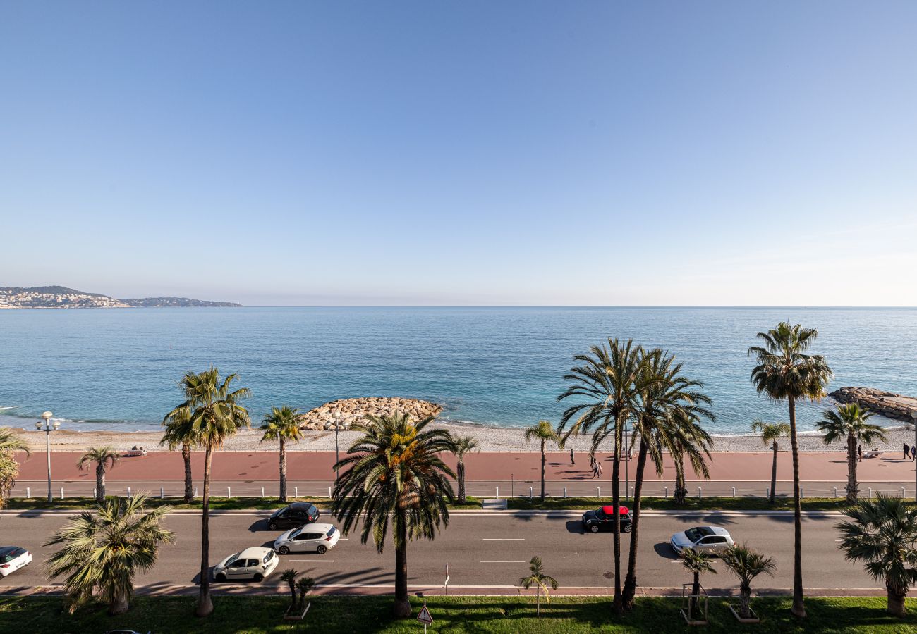 Appartement à Nice - Vue Mer - 3 Pièces Promenade des Anglais