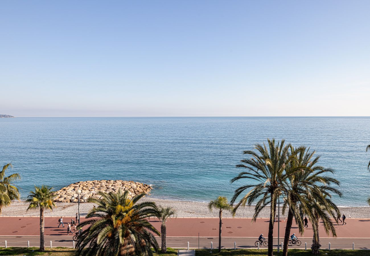 Appartement à Nice - Vue Mer - 3 Pièces Promenade des Anglais