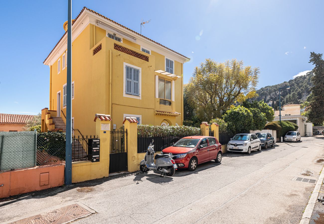 Appartement à Villefranche-sur-Mer - Vue Mer - A 100m du Port Extraordinaire 4 Pièces