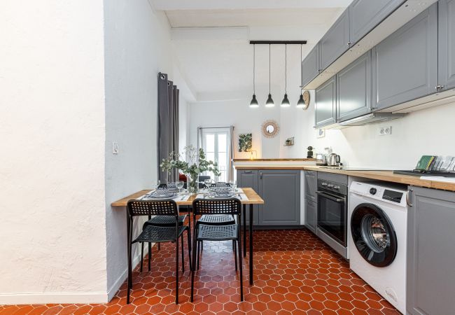 Appartement à Nice - Charmant 2 pièces quartier du Port Appartement à Nice - Charmant 2 pièces quartier du Port