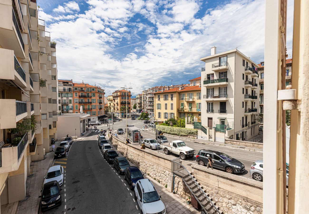 Appartement à Nice - Grand 3 Pièces Centre Ville - Clim & Terrasse