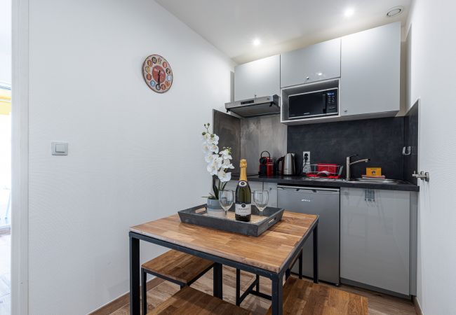 Appartement à Nice - 2 Pièces Large Terrasse Appartement à Nice - 2 Pièces Large Terrasse