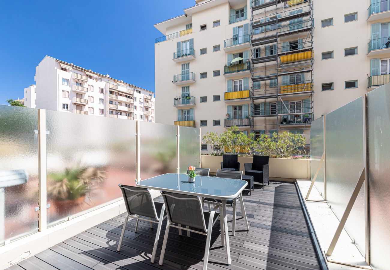 Appartement à Nice - 2 Pièces Large Terrasse