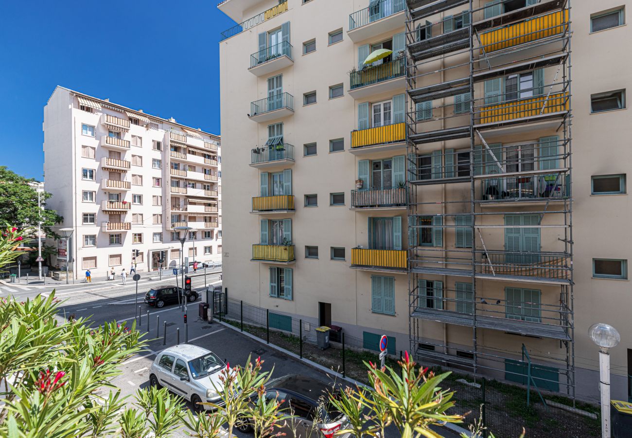 Appartement à Nice - 2 Pièces Large Terrasse