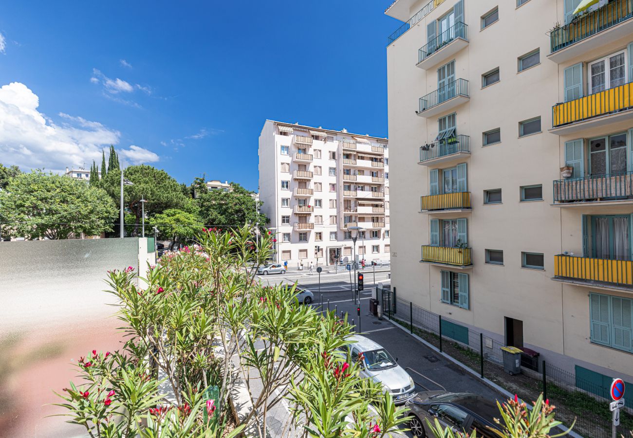 Appartement à Nice - 2 Pièces Large Terrasse