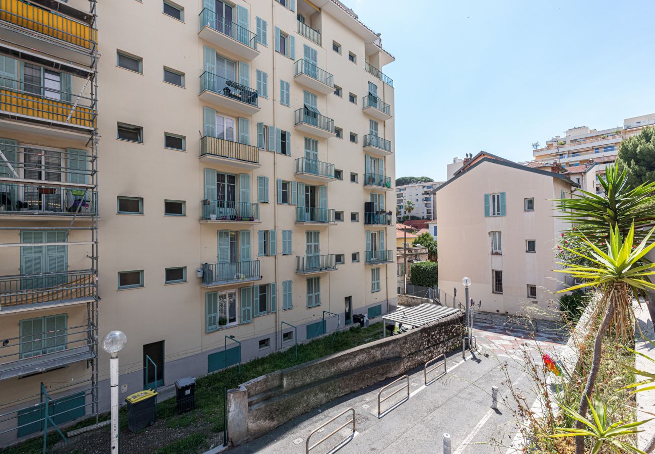 Appartement à Nice - 2 Pièces Large Terrasse