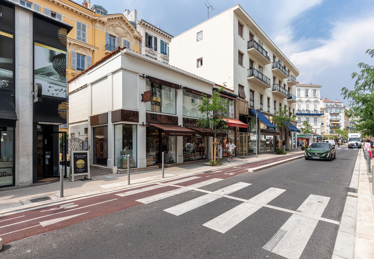 Appartement à Nice - 3 Pièces Clim & Parking Carré d'Or