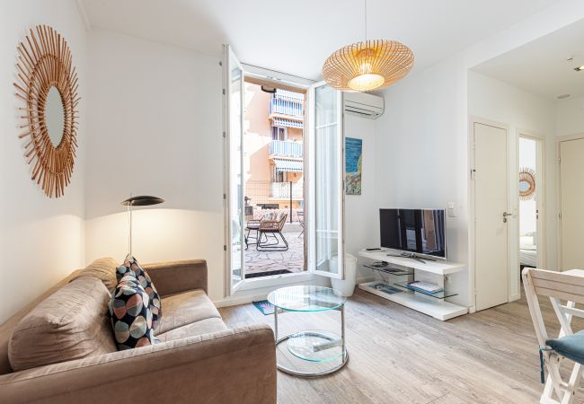 Appartement à Nice - Large Terrasse 2 Pièces proche Place Garibaldi Appartement à Nice - Large Terrasse 2 Pièces proche Place Garibaldi