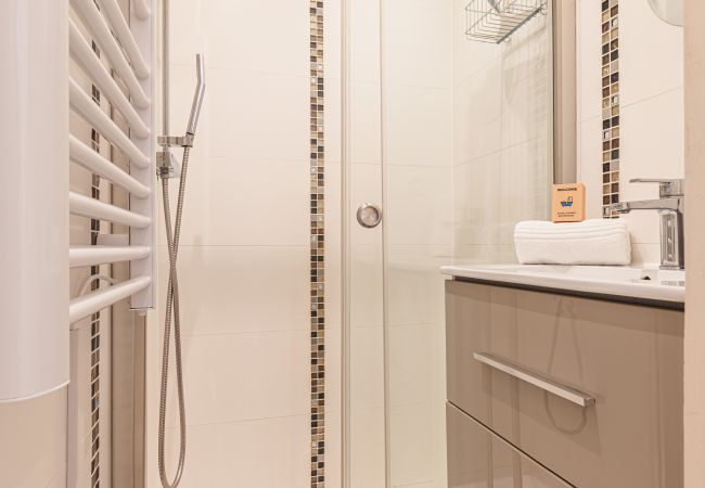 Appartement à Nice - Large Terrasse 2 Pièces proche Place Garibaldi Appartement à Nice - Large Terrasse 2 Pièces proche Place Garibaldi