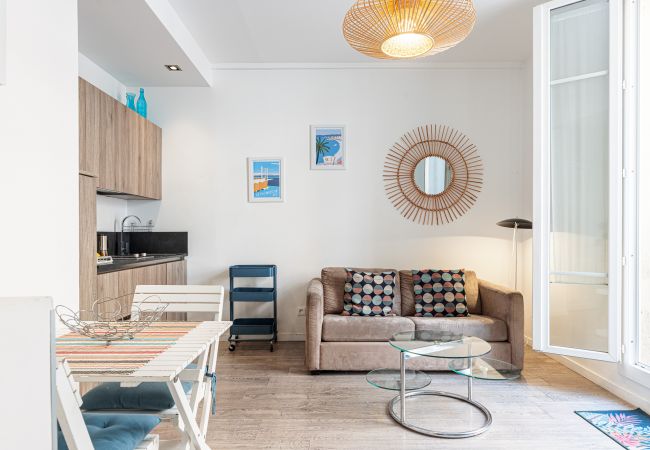 Appartement à Nice - Large Terrasse 2 Pièces proche Place Garibaldi Appartement à Nice - Large Terrasse 2 Pièces proche Place Garibaldi