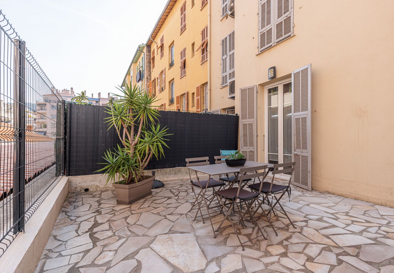 Appartement à Nice - Large Terrasse 2 Pièces proche Place Garibaldi