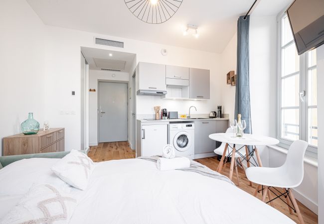 Studio à Nice - Charmant & Lumineux Studio Centre Ville Studio à Nice - Charmant & Lumineux Studio Centre Ville