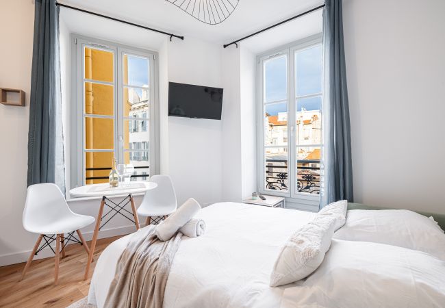 Studio à Nice - Charmant & Lumineux Studio Centre Ville Studio à Nice - Charmant & Lumineux Studio Centre Ville