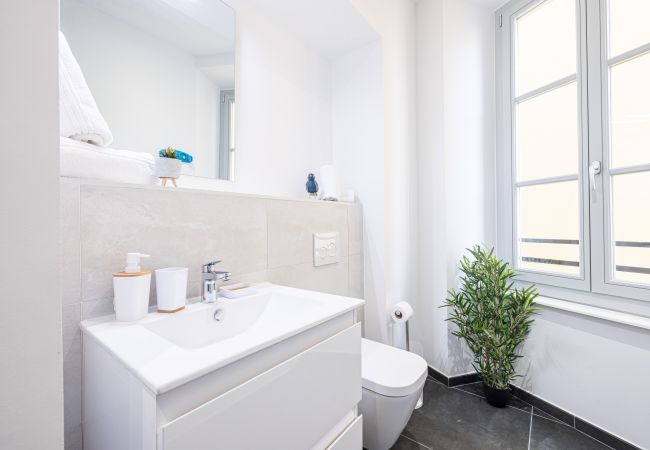 Studio à Nice - Charmant & Lumineux Studio Centre Ville Studio à Nice - Charmant & Lumineux Studio Centre Ville