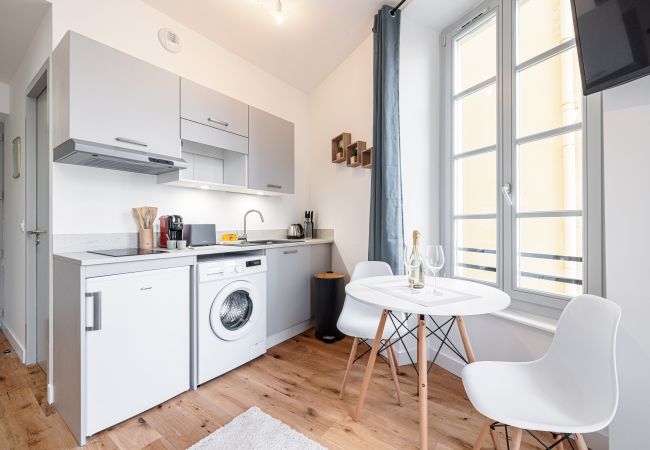 Studio à Nice - Charmant & Lumineux Studio Centre Ville Studio à Nice - Charmant & Lumineux Studio Centre Ville