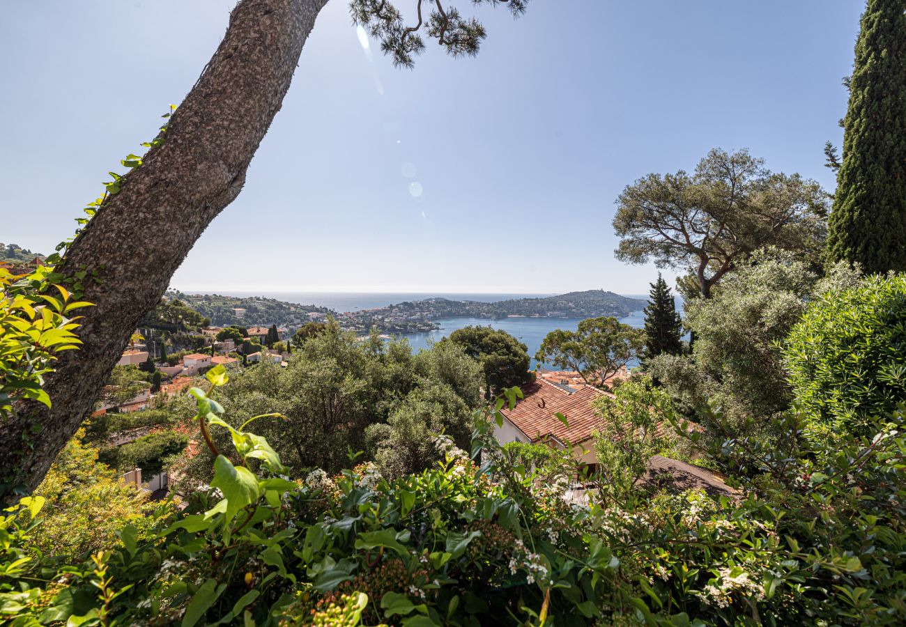 Appartement à Villefranche-sur-Mer - Vue Mer extraordinaire - 2 Pièces avec Parking